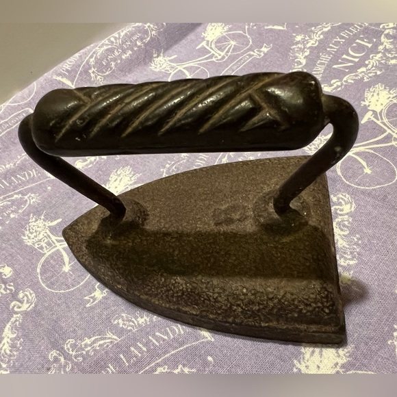 Other Antique Cast Iron Clothes Iron Poshmark